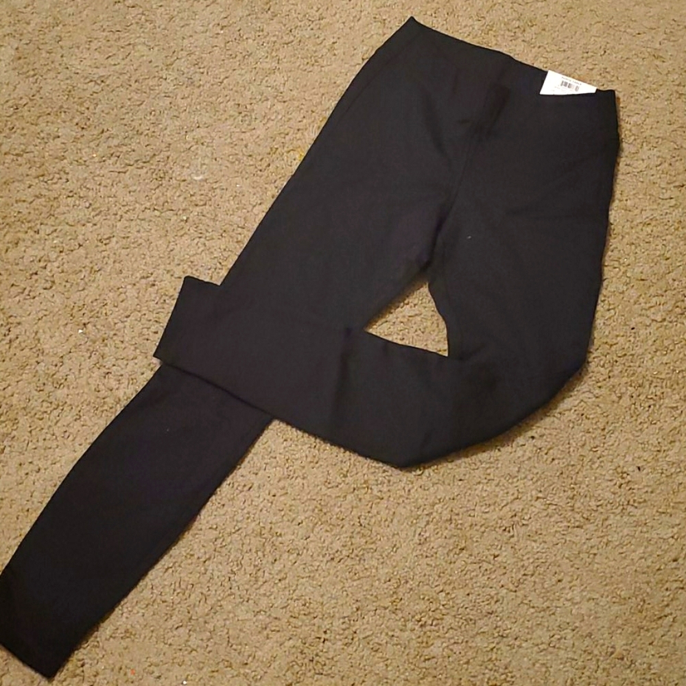 Black leggings brand new. Thick material. XS